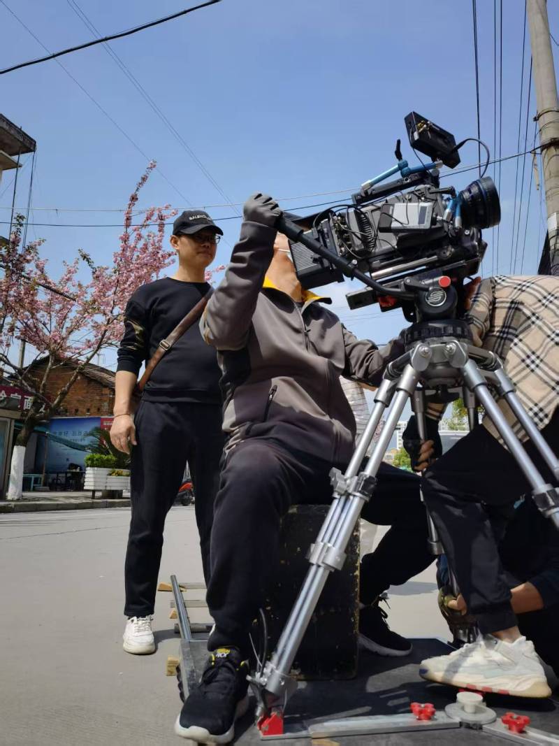 鹤峰县广告片拍摄：快消品牌爆款之选，网感内容适配社媒传播！