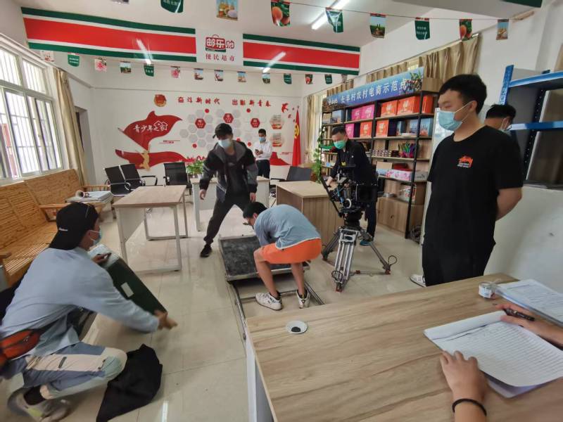鹤峰县广告片拍摄公司：极简主义践行者，少即是多的视觉哲学